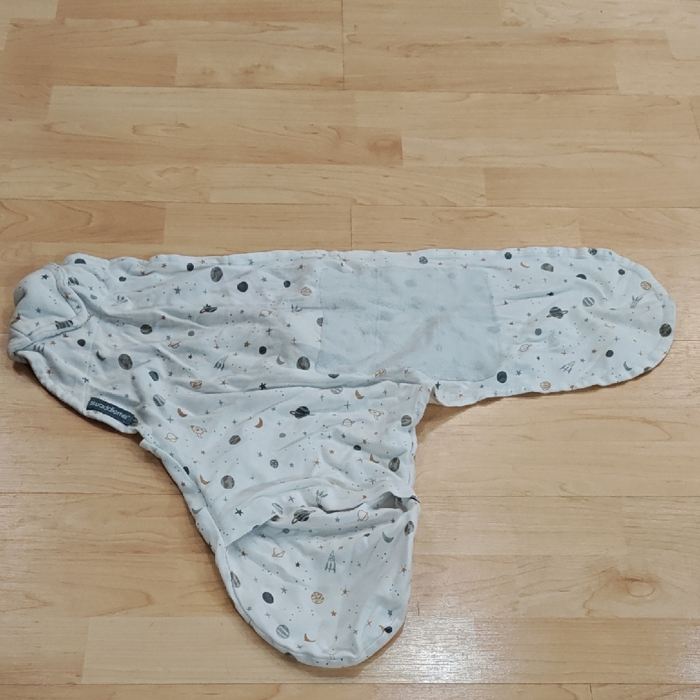 SwaddleMe White, Silver And Gold Space-Patterned Swaddle
